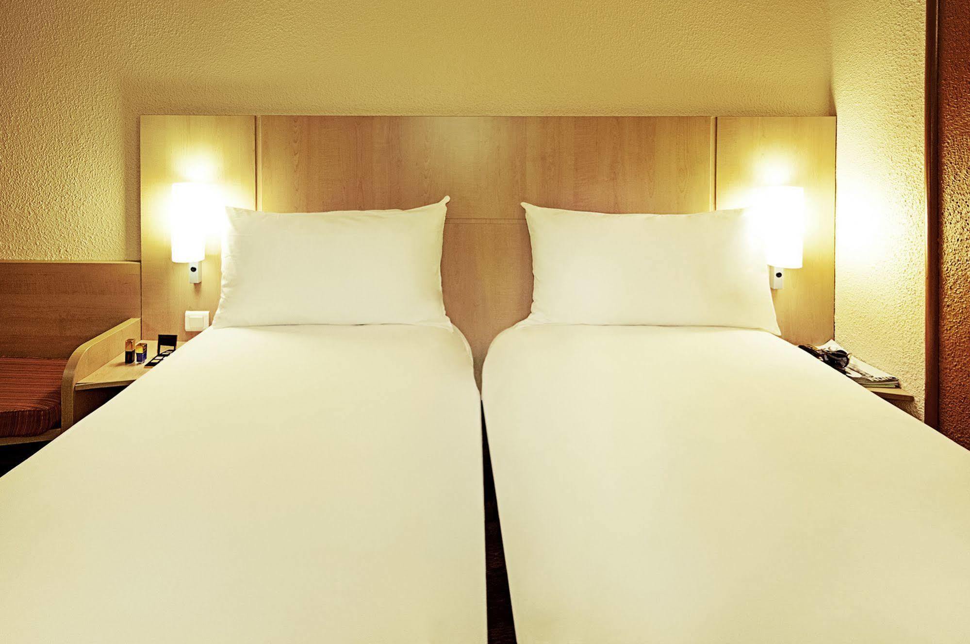Hotel De La Briere Trignac Εξωτερικό φωτογραφία